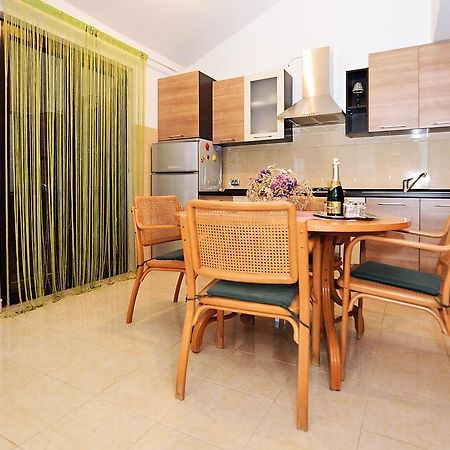 Apartments Bijuk Sukosan Exterior photo
