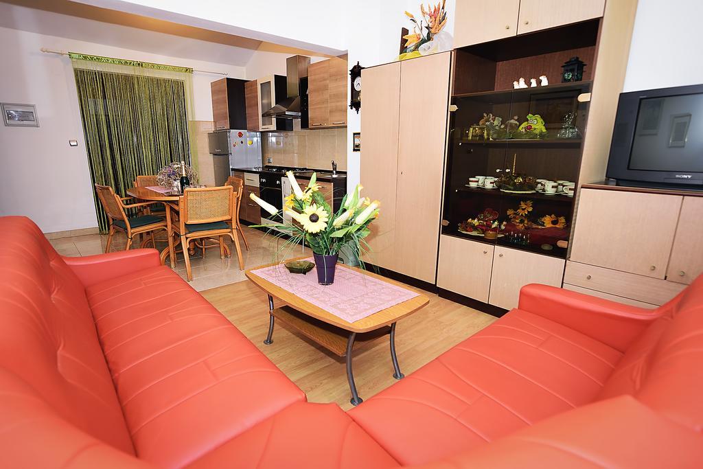 Apartments Bijuk Sukosan Exterior photo